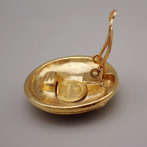 CHANEL CC Logo Round Button Earrings Clip-On Gold-Plated France 87RK795 - Picture 7 of 8
